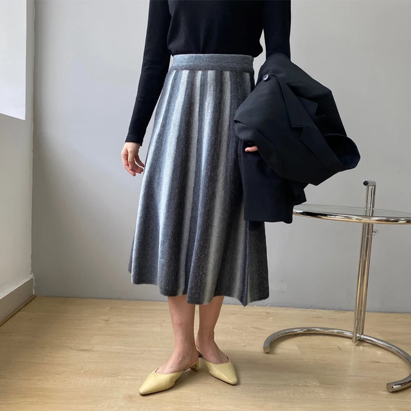 

Spring and autumn women's casual gradient color high-waist knitted skirt