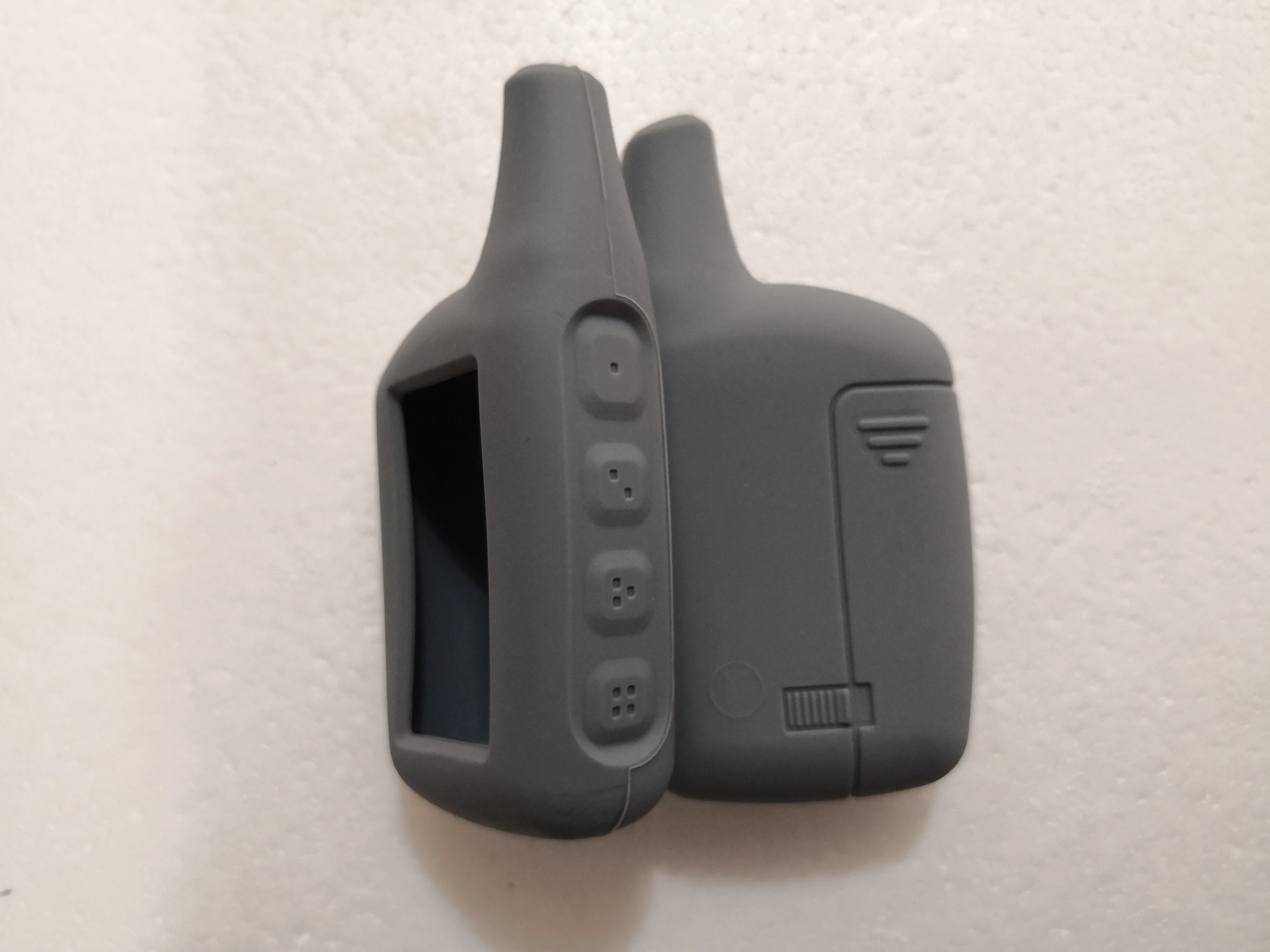 Силиконовый чехол Logicar с двусторонним дистанционным управлением подходит для