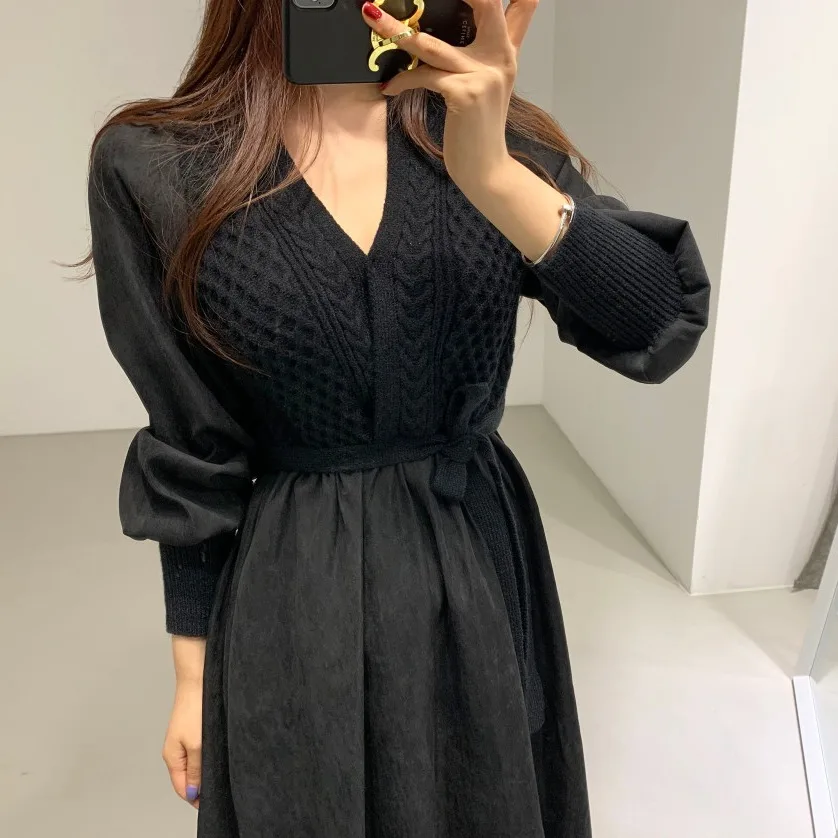 

Autumn and winter Vintage V-neck knitted sweater stitching lace up waist show long and thin bubble sleeve dress