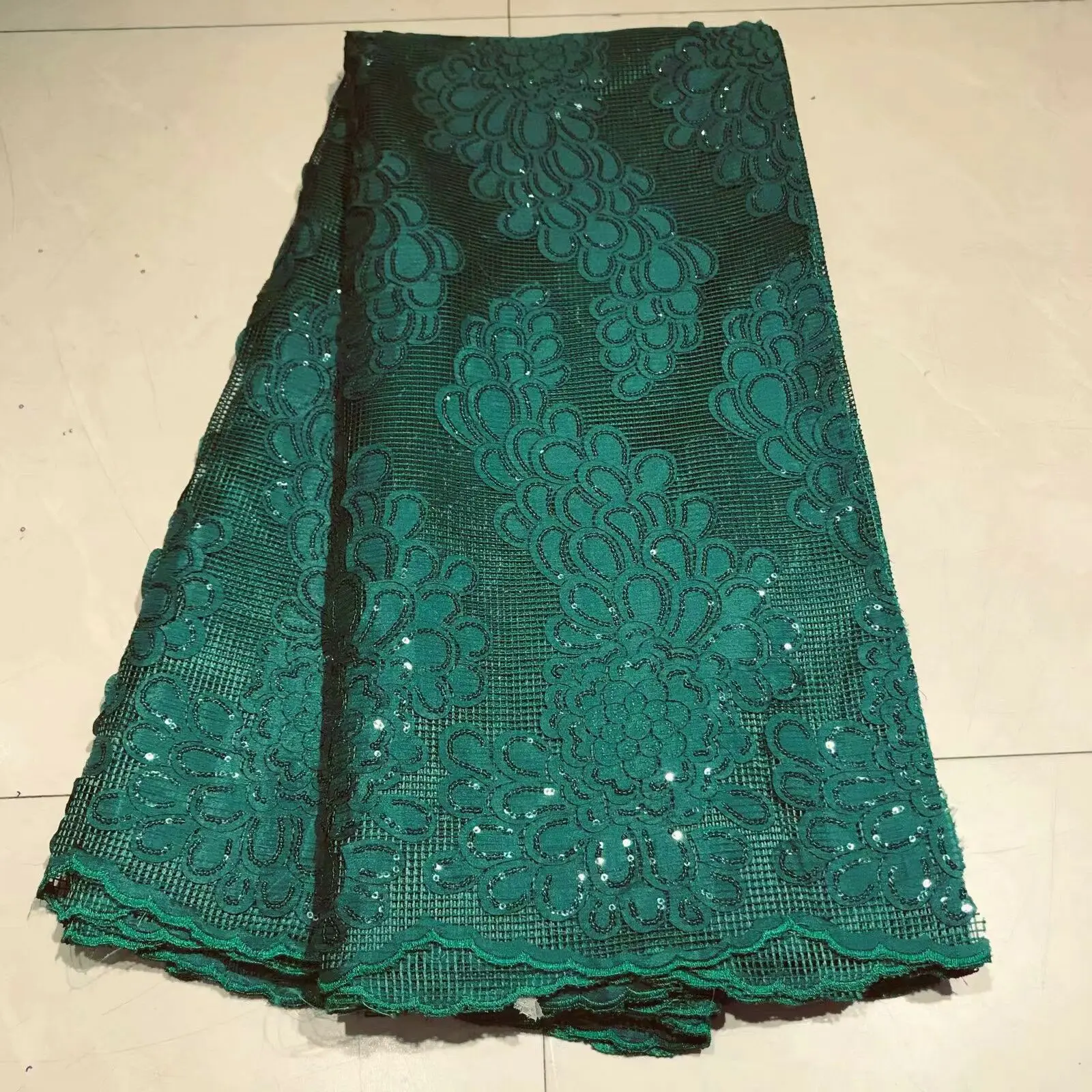 

New Design African Velvet Lace Fabric New 2019 High Quality Sequins Bridal Nigerian Lace Fabric For women Wedding Dress NLY74