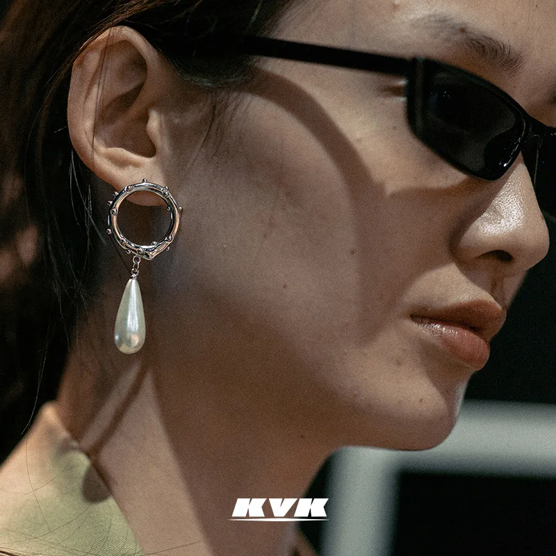 

KVK earrings 2021 new trendy temperament pearl ear hanging high-end accessories fashion earrings circle accessories