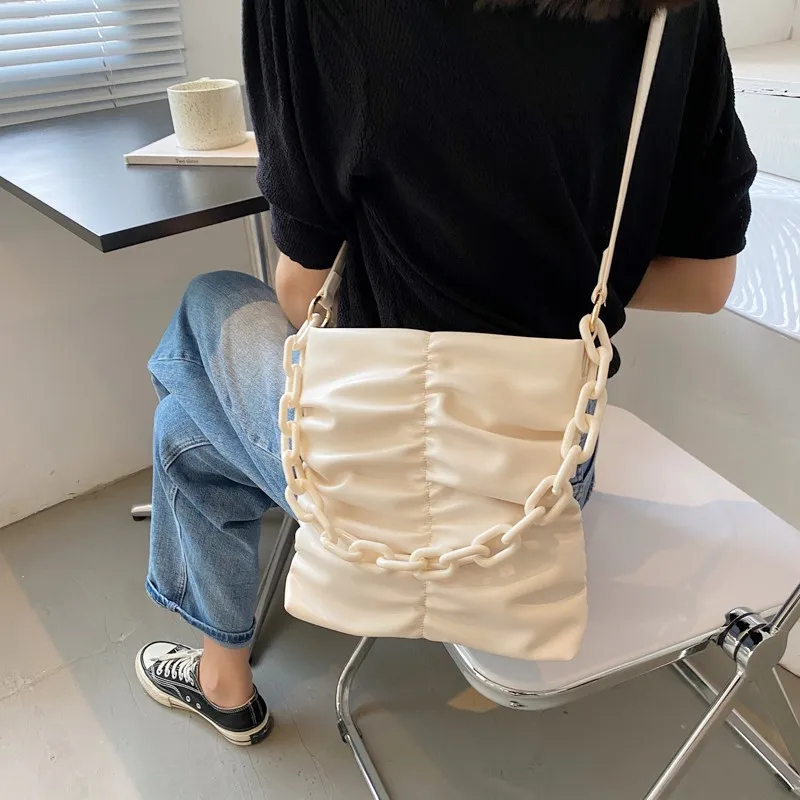 Сумка женская из искусственной кожи летняя вместительная