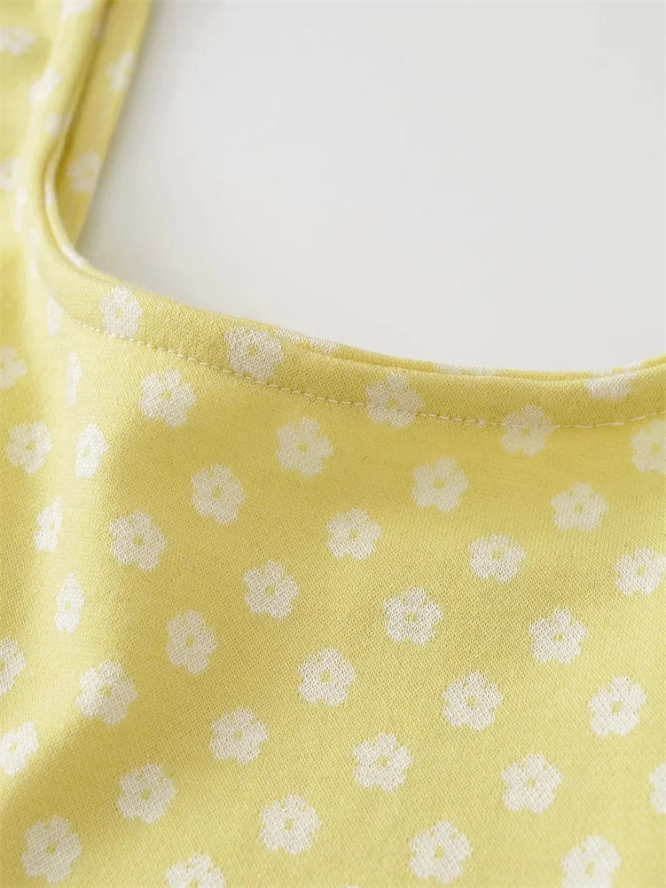 

Retro French holiday square collar slim waist small floral wrap hip short skirt vest dress Small fresh floral print slim split