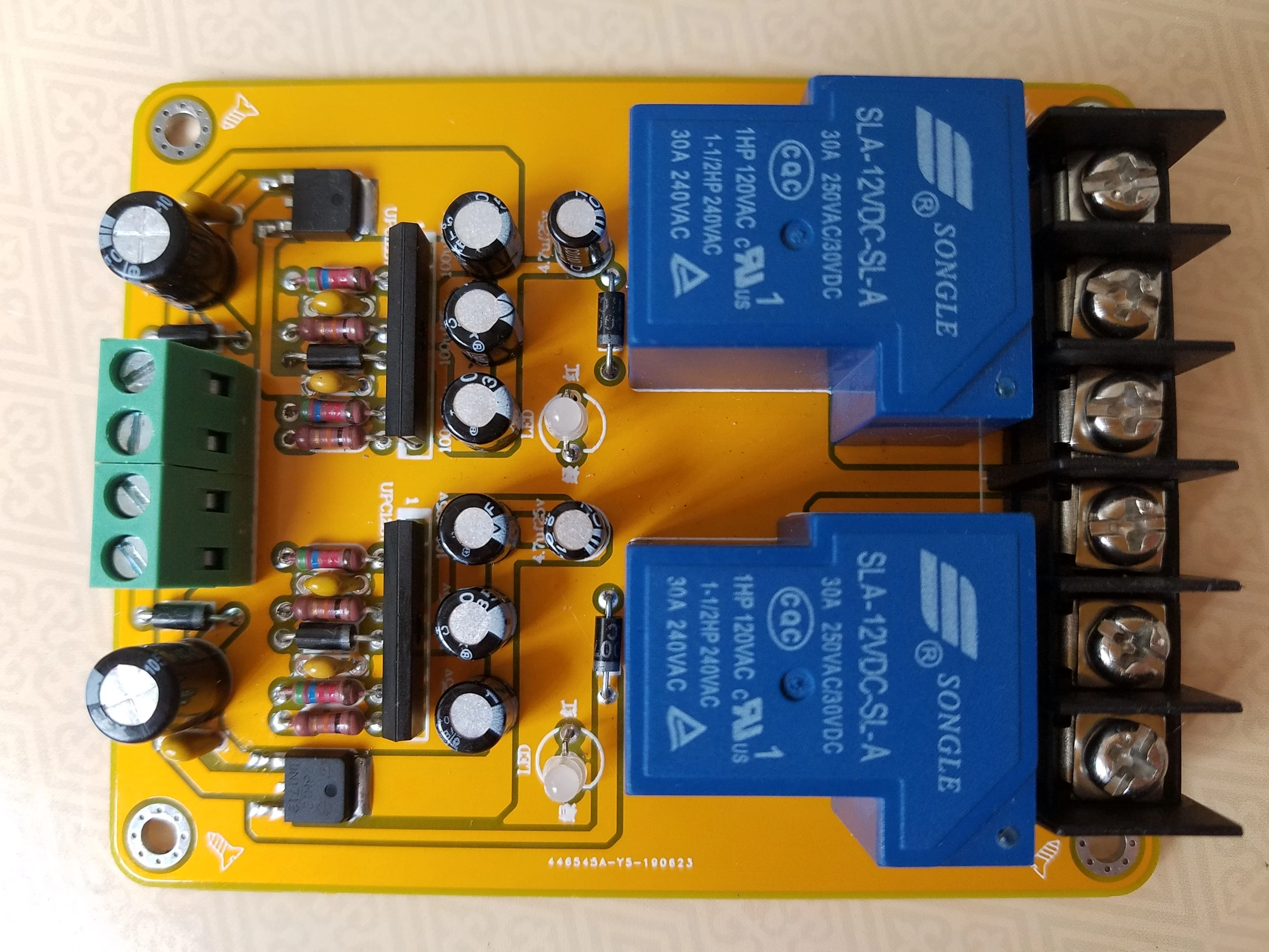 UPC1237 усилитель мощности защиты динамика печатная плата задержка загрузки защита