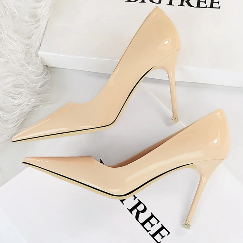 Туфли-лодочки женские на высоком каблуке 2021 см бежевые телесные большие размеры |