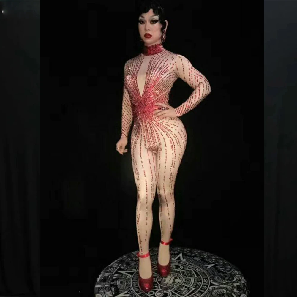 женский торс. костюм имитация женского тела. силиконовая имитация женского тела.