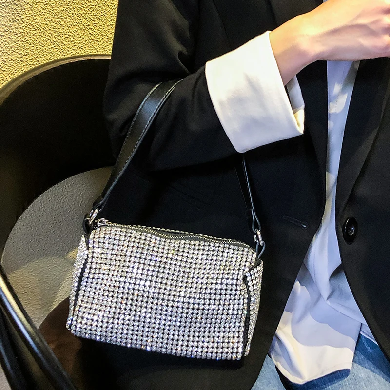 Сумка на плечо женская с кристаллами винтажная вечерняя сумочка со стразами