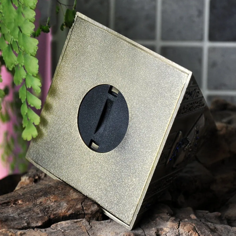 

Pyramid Pig Bank bronze statue coin Egyptian pyramid world model miracle souvenir children's gift