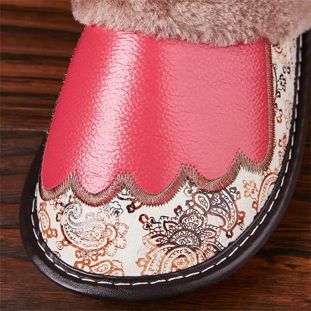 

2021 Slippers Couple Autumn Winter Embroider Comforty Men And Women Indoor Slides 35-44 Big Warm Home Bathroom Female Shoes