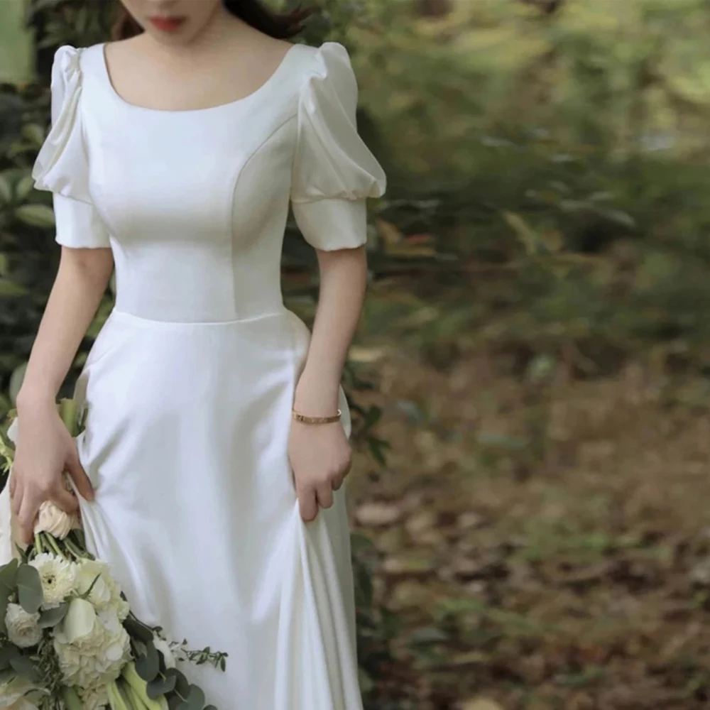 

Elegant Soft Satin Boat Neck Short Sleeve A-line Vintage Sweep Train Lace-Up Wedding Gown Wedding Dress Bride robe de mariée