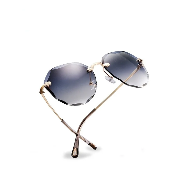 

Очки солнцезащитные женские без оправы, винтажные брендовые дизайнерские солнечные очки с линзами алмазной резки морских оттенков AE0637