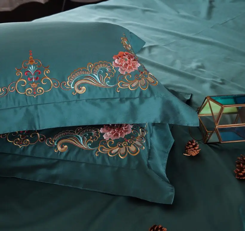 

Chic Embroidery Peacock Floral Duvet Cover Premium Egyptian Cotton Dark Green and Red Bedding set with Bed Sheet Pillowcases