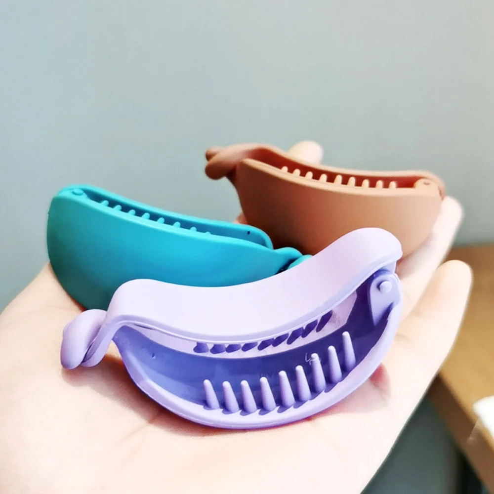 Заколка для волос в форме банана женщин матовая текстурная заколка хвоста