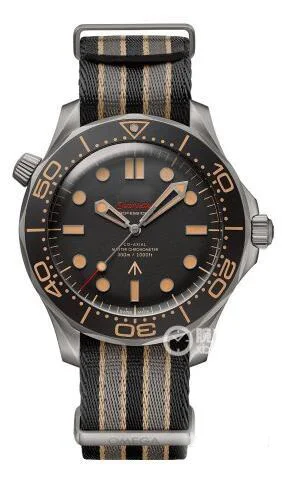 

AAA+Fashionable young men's high grade business wristwatch waterproof wristwatch high grade wristwatch