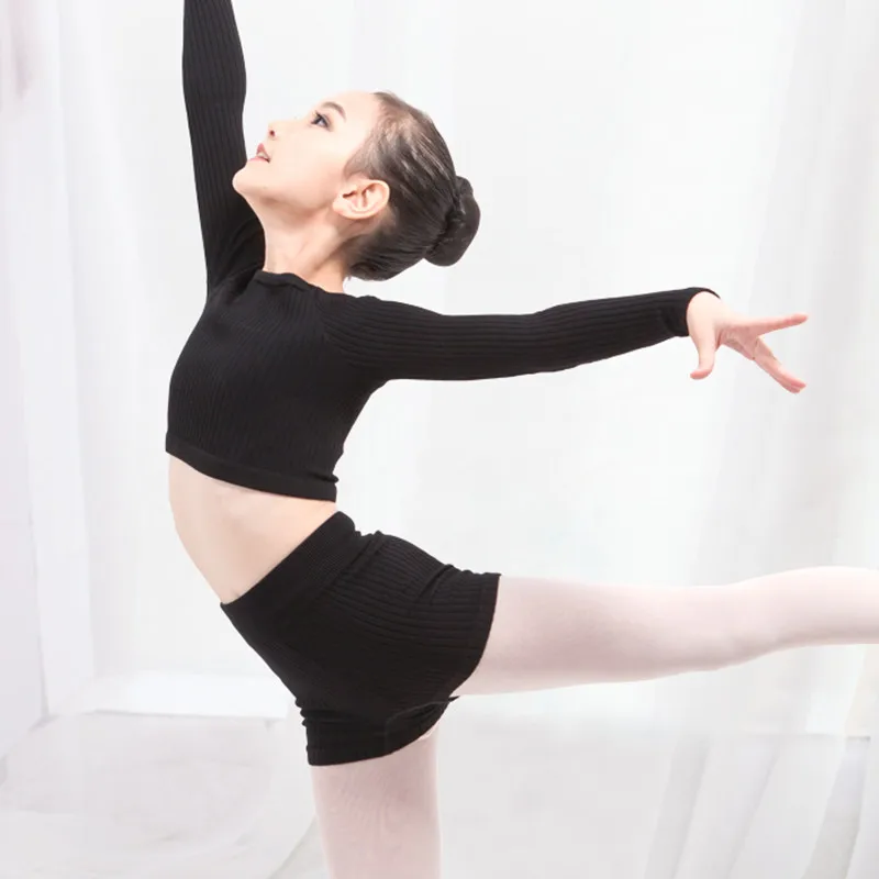 Комплект из бамбукового волокна для девочек включая топ и шорты детские