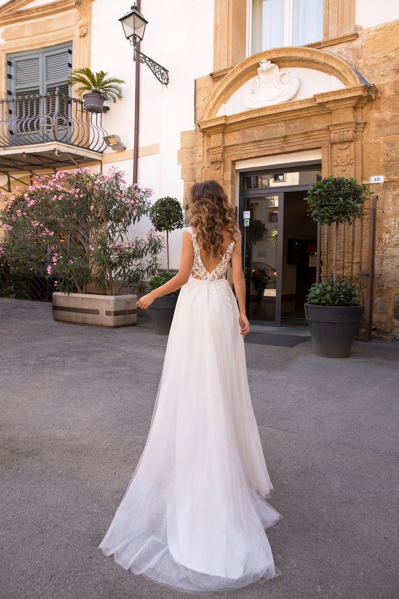 Блестящие пляжные свадебные платья 2019 без рукавов v образный вырез тюль высокий