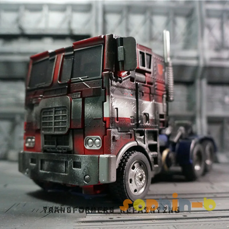 Выбор расцветки трансформированный фильм Optimus Prime M01 битва поврежденная 32 см Шмель