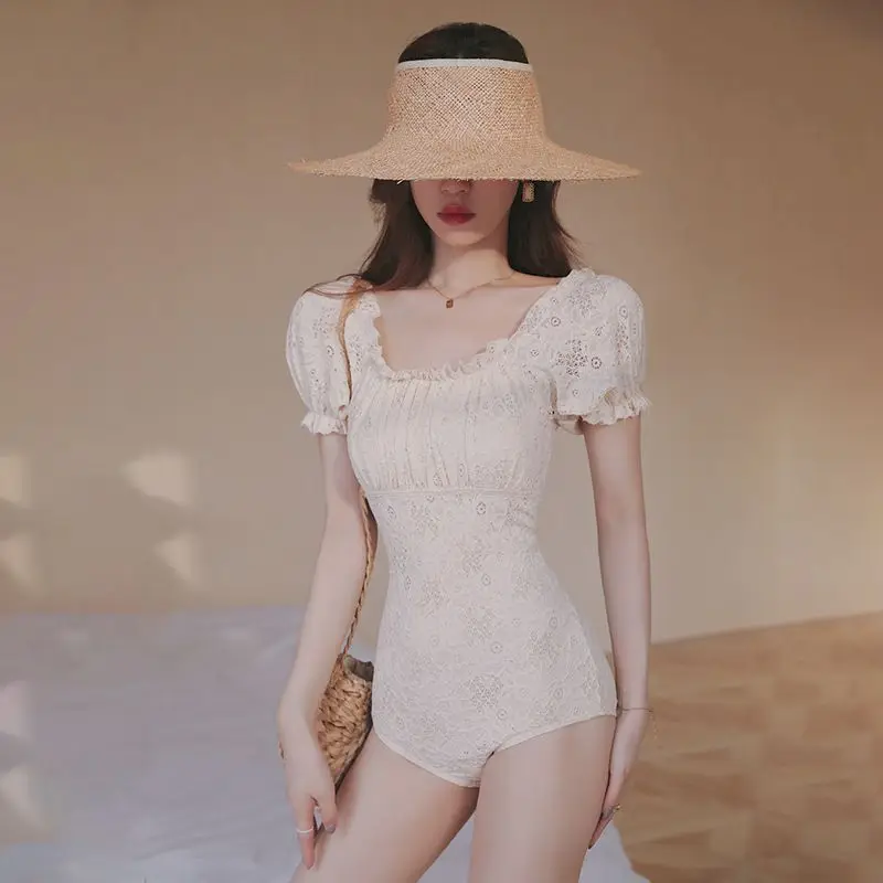

Женский цельный купальник, Корейская пикантная кружевная Женская пляжная одежда с коротким рукавом, ажурная Весенняя модная треугольная о...