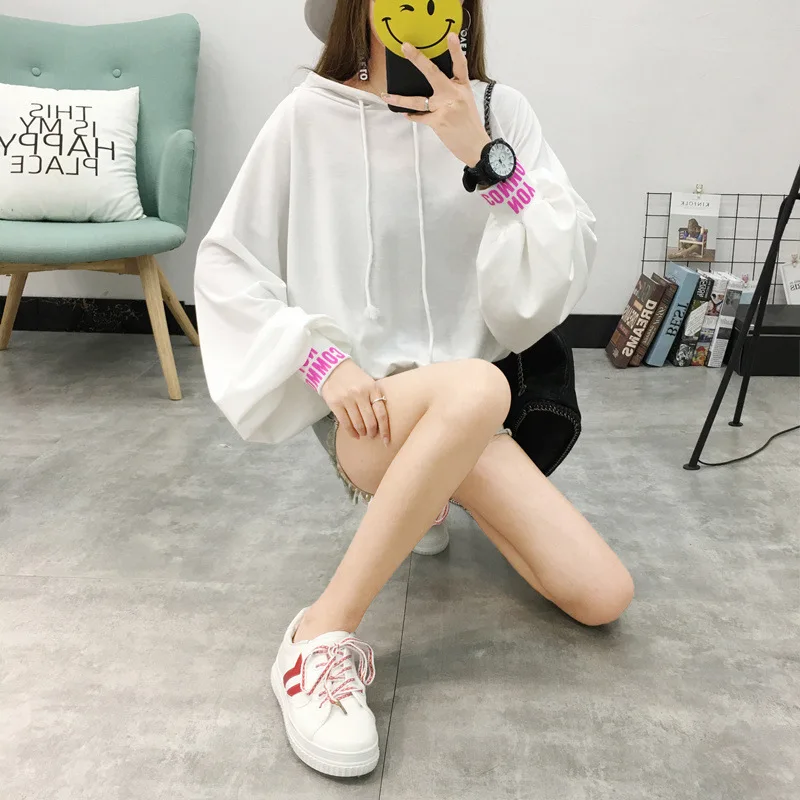 

Autumn 2018 new Korean women's loose bubble sleeve women's student top hooded thin sweater