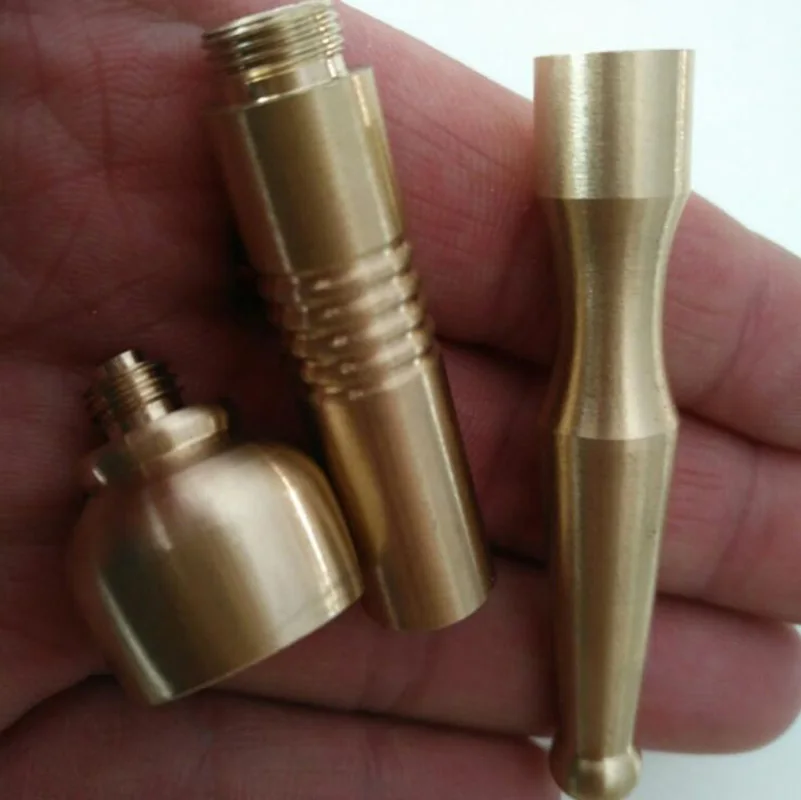 Металлическая двухсекционная курительная трубка двойного назначения и сигареты