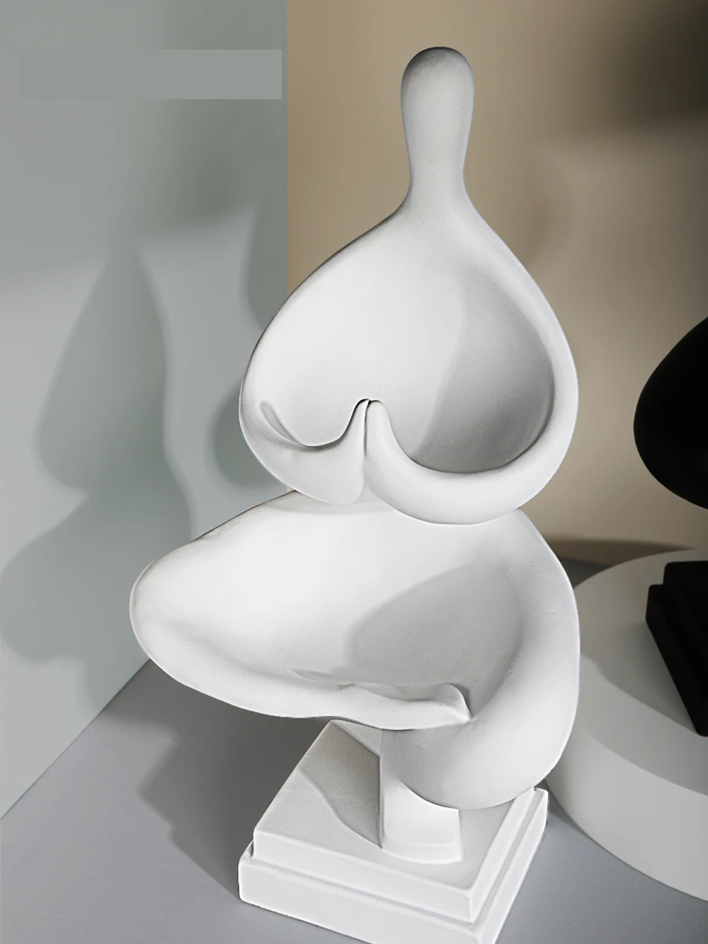 

Abstract Resin Figurine Yoga Sculpture Candy Storage Box Phone Holder For Home Decor Living Room Decoration Bedroom Ornaments