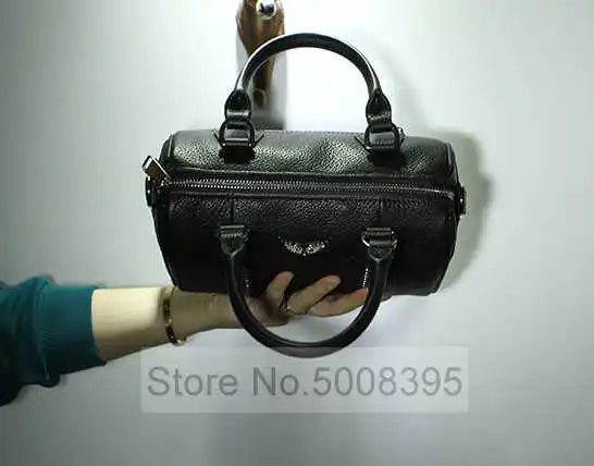 vender 2021ss Mulher Preto Moda Plutônio Couro Travesseiro Saco Com Rebites Alça Crossover Ajustable único Alça De Ombro Zíperes Detalhe