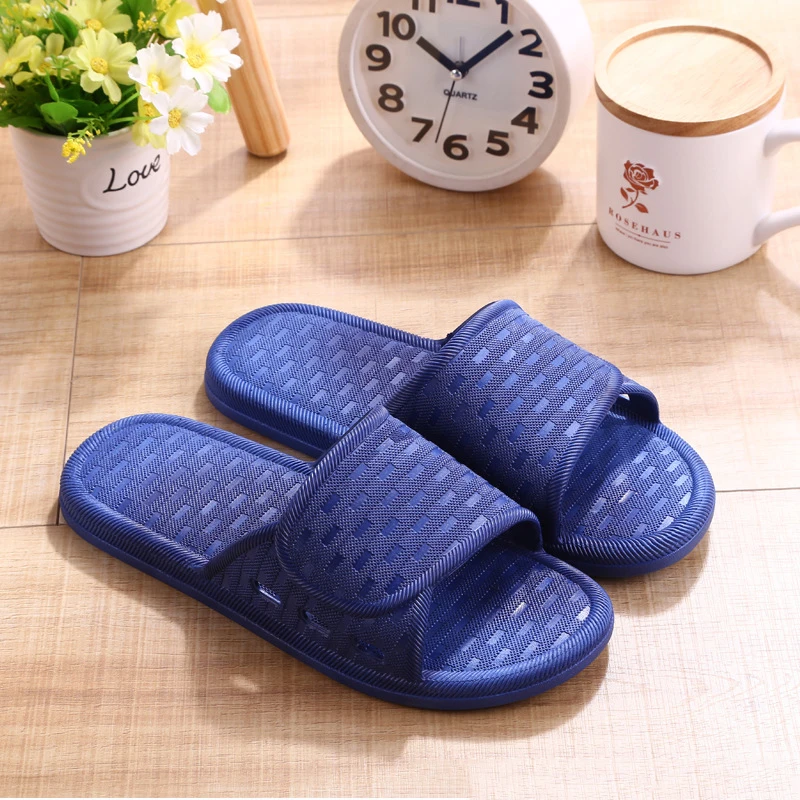 

2020 New Men Slippers Hollow Breathable Women Bathroom Bath Non-slip Slipper Casual Simple Indoor Outdoor Home Shoes Cute Couple