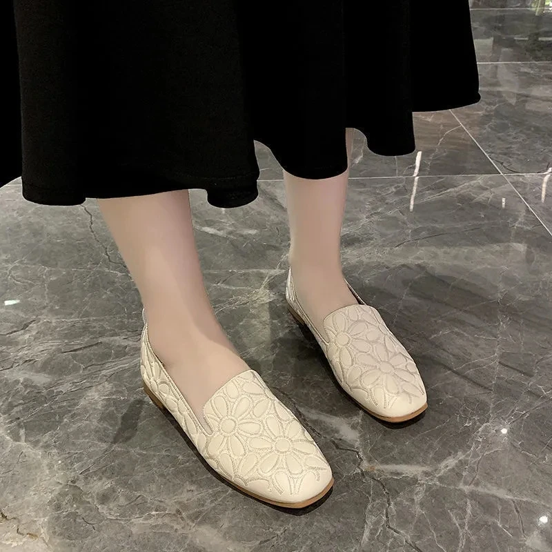 

Shallow ladies leisure walking shoes woman flats Precision stitching sweet nurse flats women loafers 2021