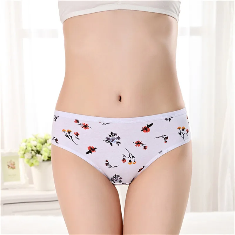 Женское хлопковое нижнее белье удобные трусы хорошего качества с цветочным
