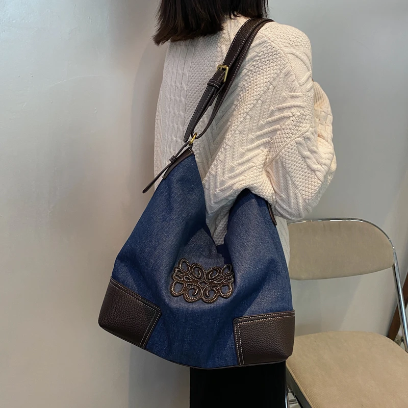 

Women's Bag 2021 Large Capacity Handbags and Purses Embroidery Shoulder Bag Canvas Shopping Totes Luxury Designer Clutchs Female