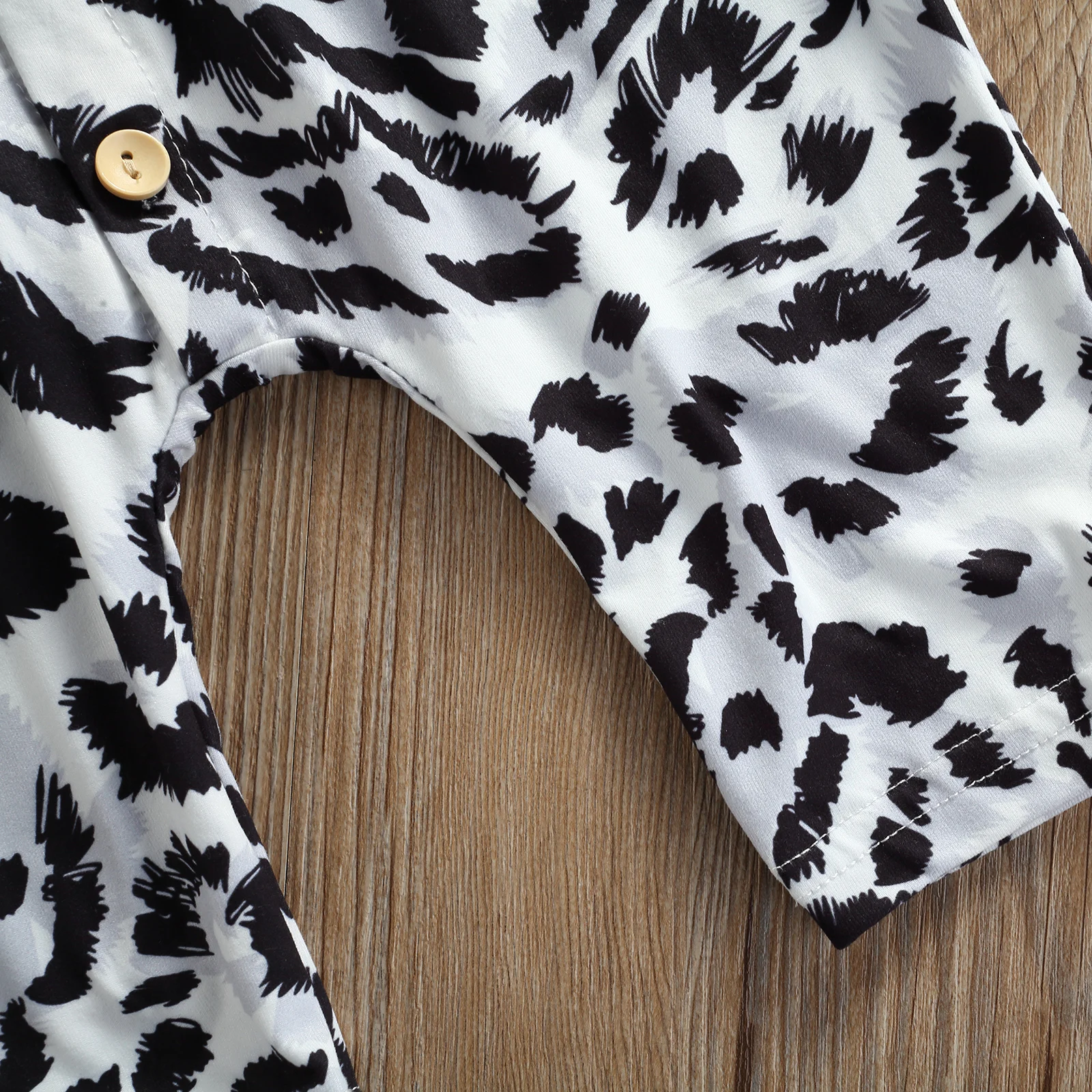 

Summer Trendy Casual Newborn Baby Girls Round Neck Button Down Jumpsuit Ruffle Sleeve Leopard Print Romper