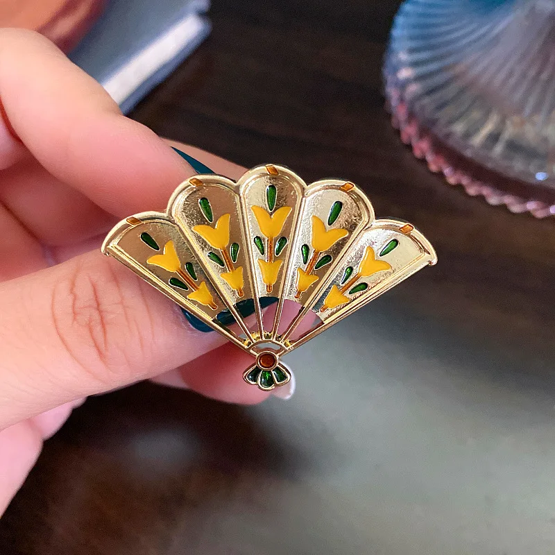 

Retro Court National Fan-shaped Brooches for Women Drip Oil Antique Brooch Clothing Lapel Pin Accessories Women Jewery Wholesale