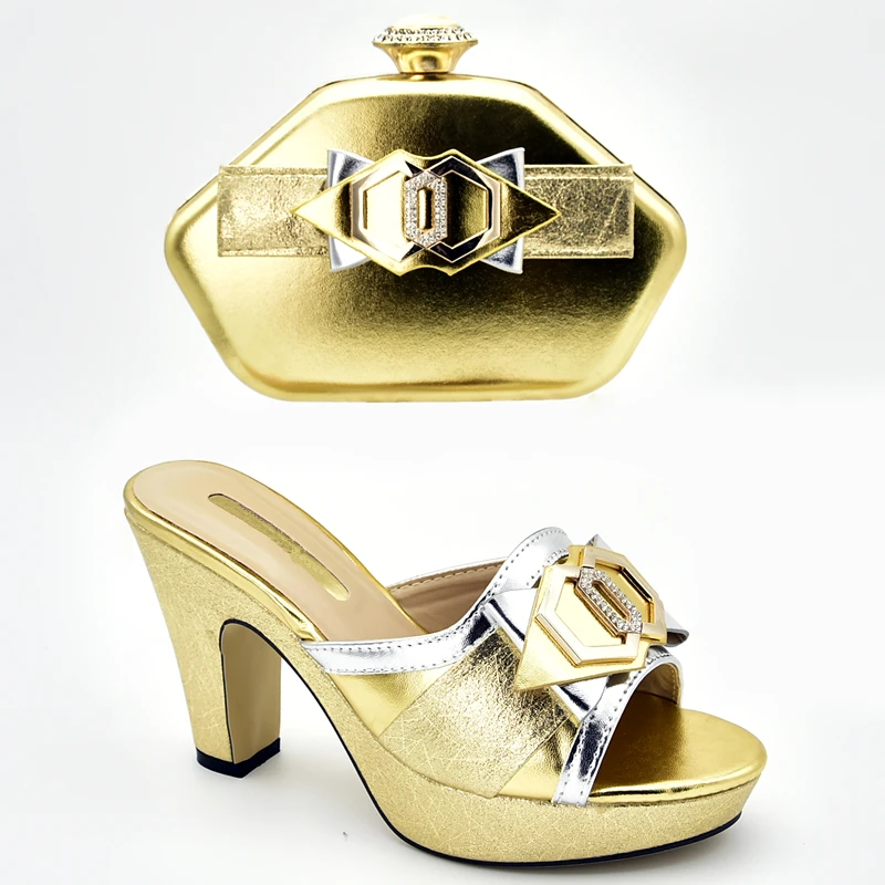 Новейший комплект из обуви и сумки золотистого цвета в итальянском стиле