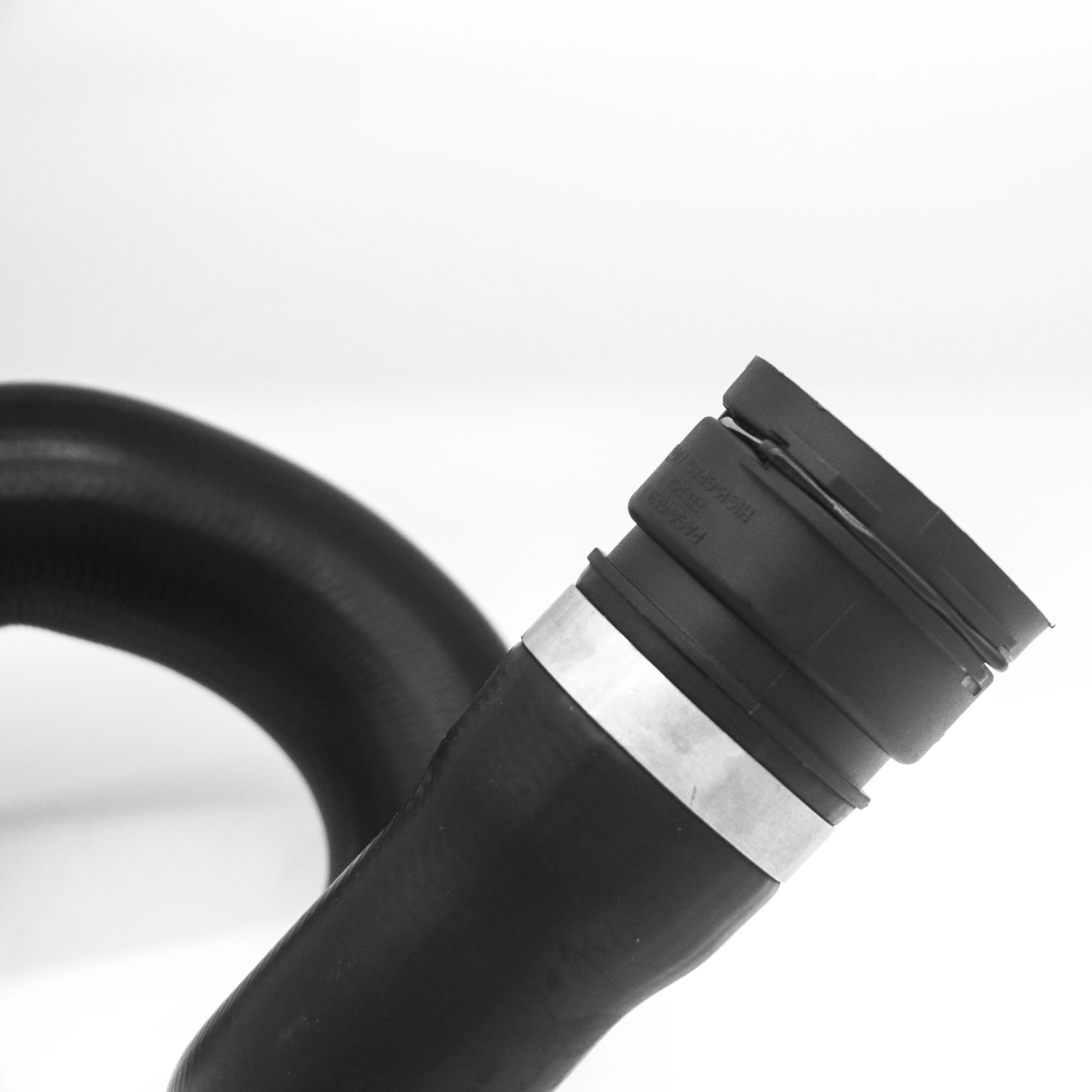 

Car Accessories Lower Radiator Hose For BMW E70 X5 3.0 XDrive30i 17127537108 Free Shipping