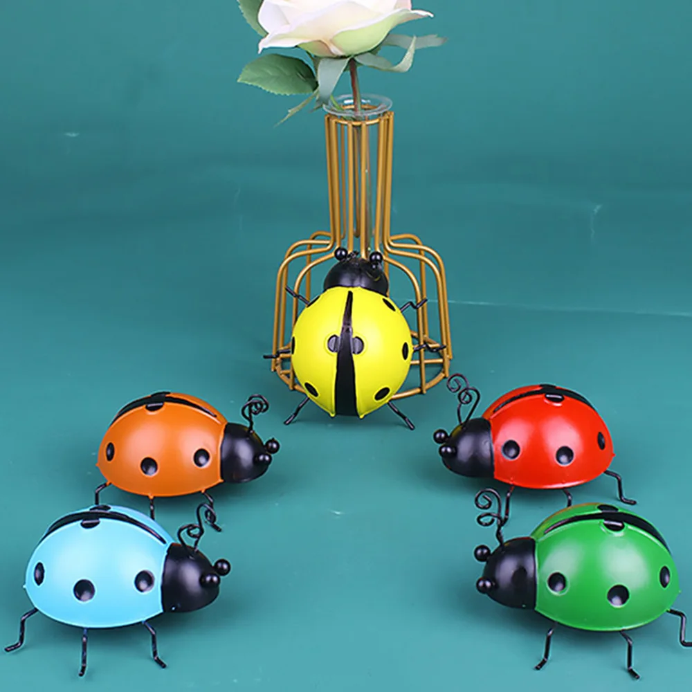 

1 Set Simulated Iron Ladybug Decors Wall Hanging Decors Ladybird Wall Art Crafts