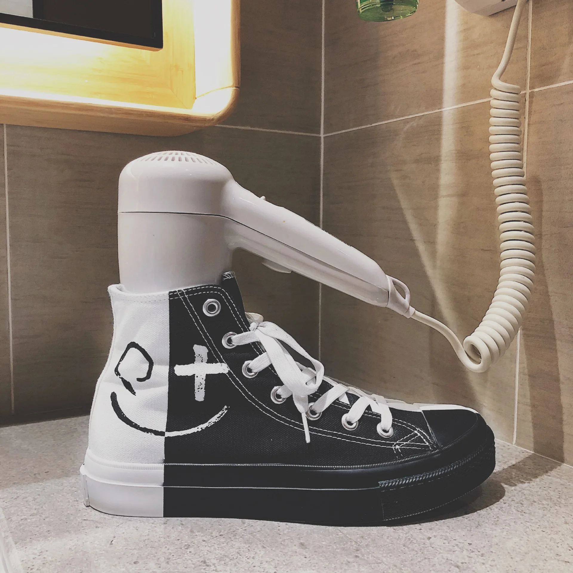 Новейшая классика брендовая Дизайнерская обувь Цвет черный белый из парусины