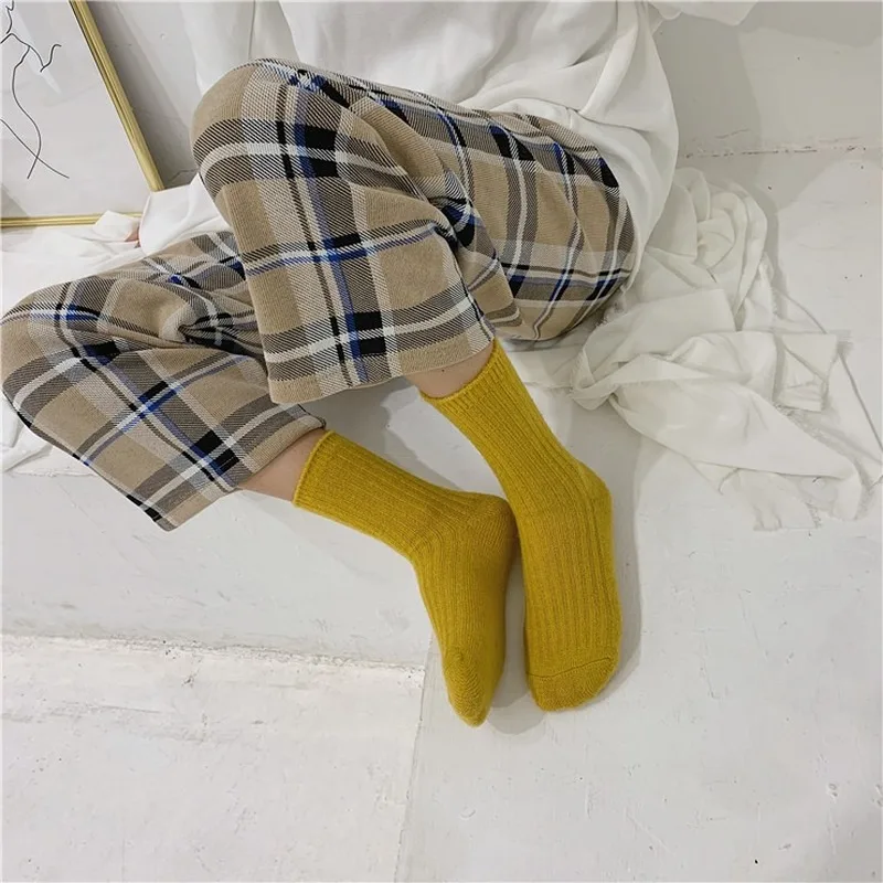 

Woman Socks Vintage Color Spinning Korean Pile of Socks Women Double Needle Thickness and Vertical Stripes Solid Color Socks