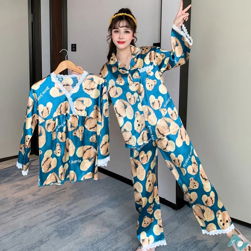 

Women Satin Silk Pajamas Sets Spring Faux Silk Bear Print Sleepwear 2 pcs Long Sleeve Shirt and Pant V-Neck Female Homewear
