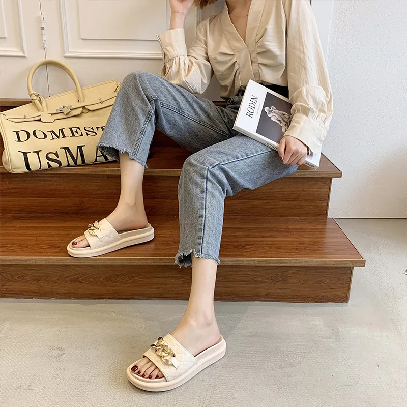 

Female Shoes Rivet Slippers Flat Summer Clogs Woman Med Platform Slides Fashion 2021 Beach Luxury Soft PU Rubber Fabric