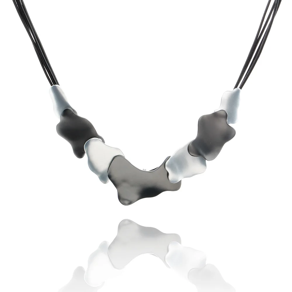 

Amorcome Unique Design Short Choker Necklace for Women Irregular Geometric Metal Pendant Clavicle Collar Necklaces Jewelry Gifts