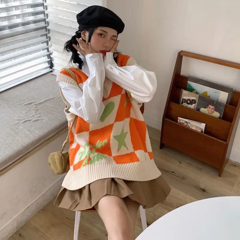 Вязаный жилет в клетку с V-образным вырезом |