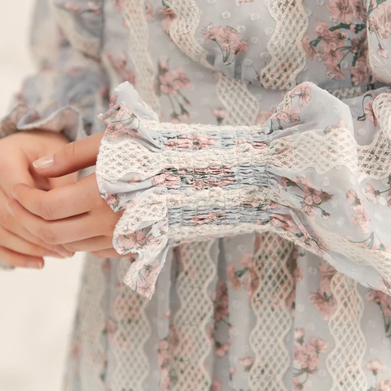 Женское шифоновое платье средней длины ARTKA красное с квадратным вырезом и