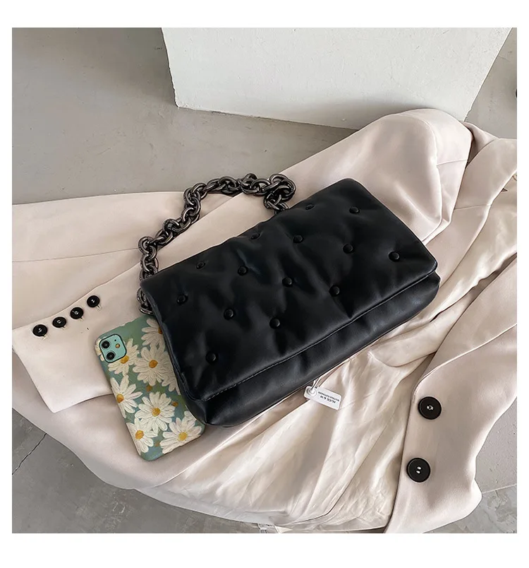 

2021 Single Shoulder Bag Large Capacity Women's New Black Quilted Single Shoulder Crossbody Bag with Thick Chain