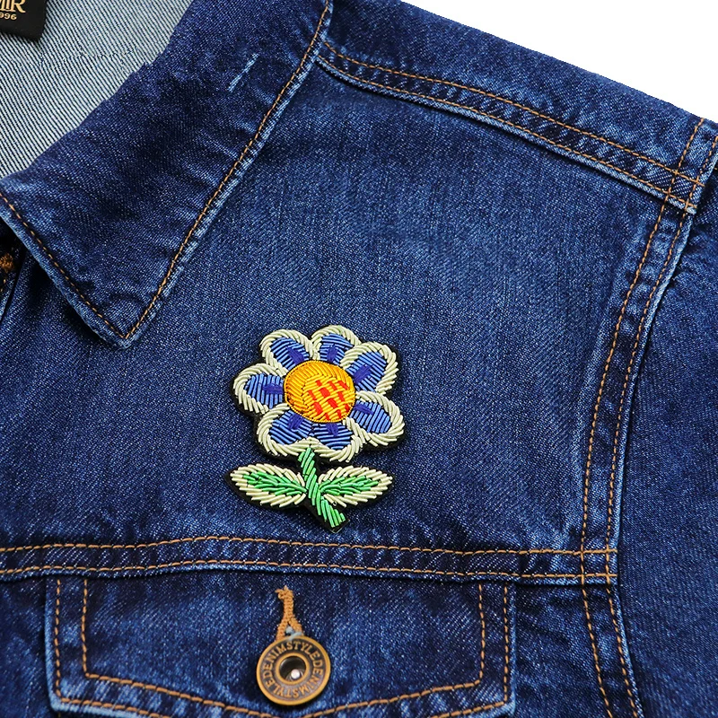 

Hand-embroidered orchid cartoon brooch men and women accessories Indian silk badges pin decoration fun brooch