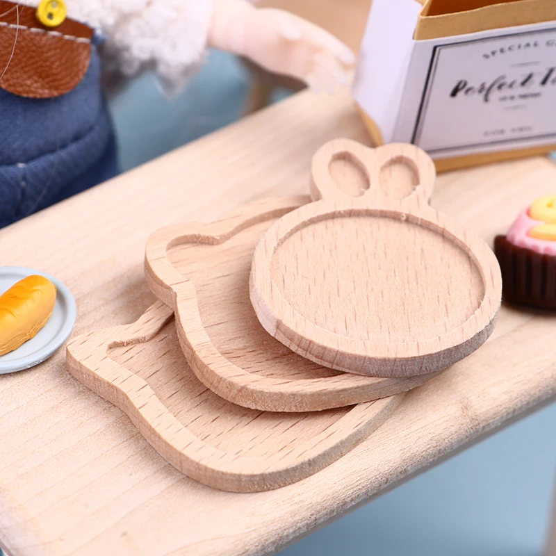 

1PC Doll house model decorated with mini wooden cartoon dessert fruit bread tray