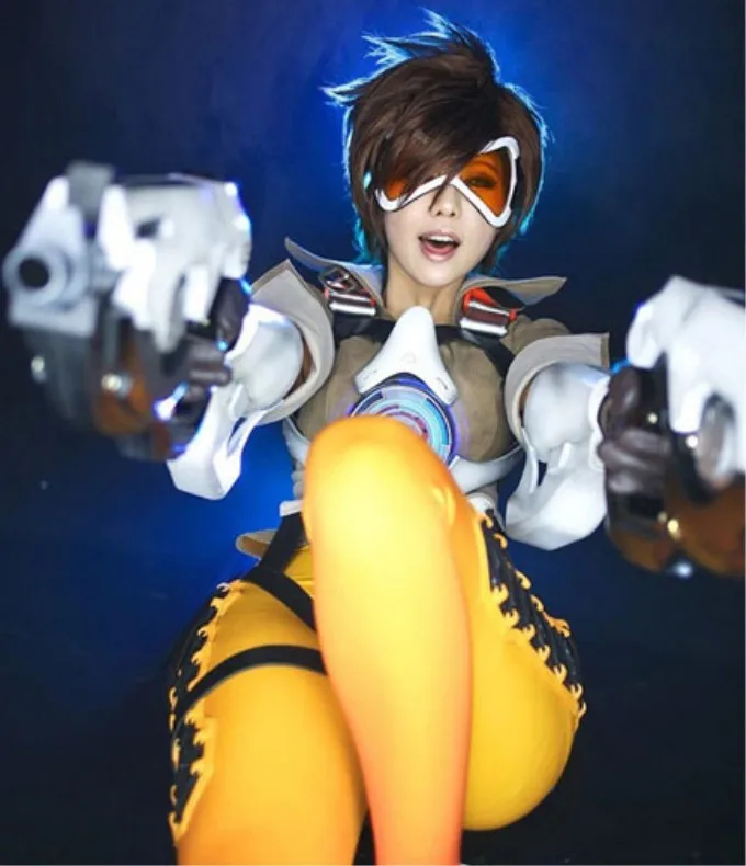 

(Alice-Wig 144) Heat Resistant Fiber Hairpiece Synthetic Hair Wig Anime Overwatch Tracer Lena Oxton Brown Cosplay Wig