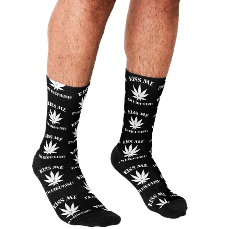 

2021 Funny Socks Men harajuku Proud To Be a Nurse Pink Printed Happy hip hop Men Socks Novelty Skateboard Crew Casual socks