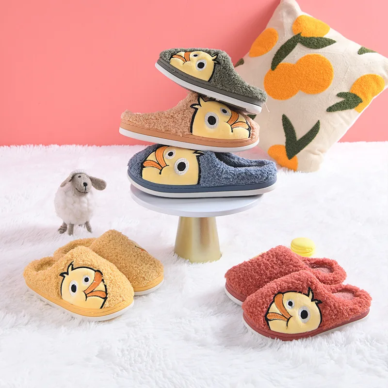 

New Winter Short Plush Cotton Tow Shoes For Couples Couple Slippers Cute Ducklings In The Family Home With Plush Slippers
