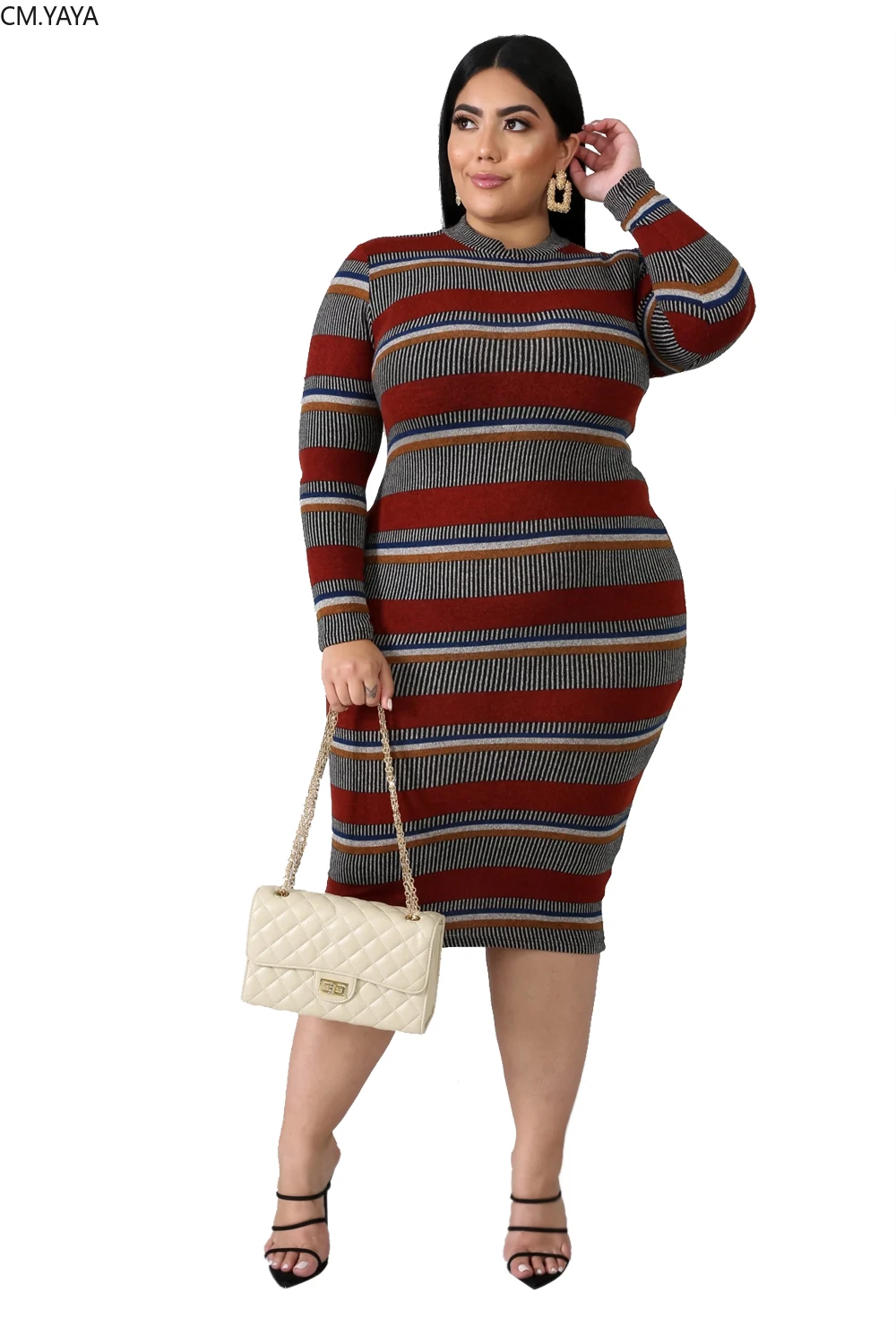 Женское платье-футляр средней длины с круглым вырезом и длинным рукавом | Женская