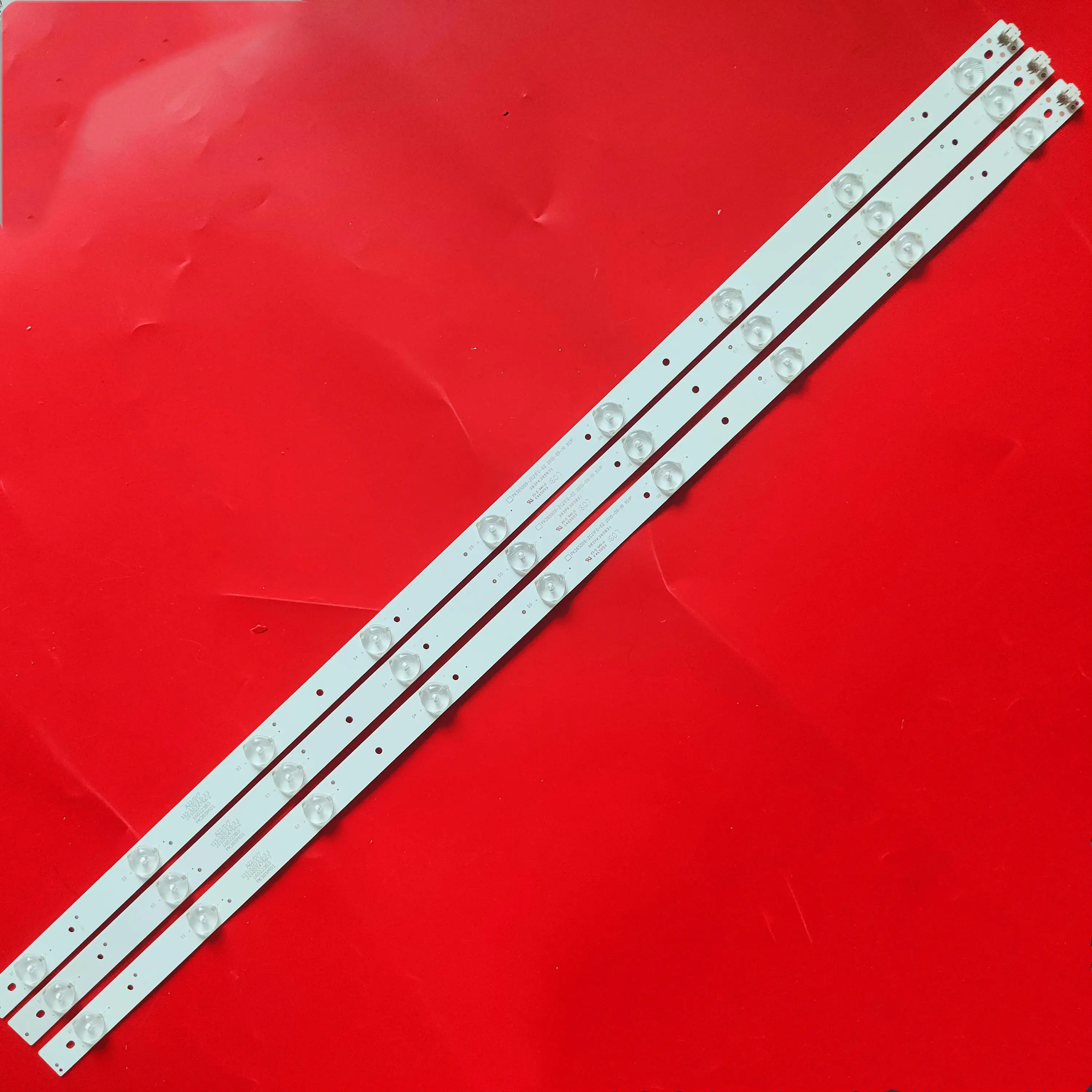 

3 PCS/PROSCAN PLDED3996A-E LED STRIPS E465853 PK385D09-ZC21FG-02 9leds 744mm 3V